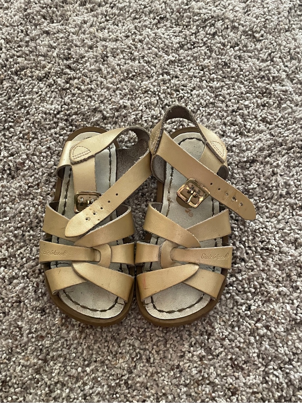 Salt Water Sandals gold Size 8
